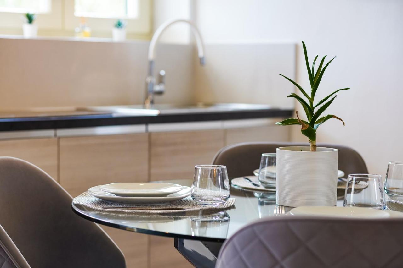 Teona Luxury With Terrace Sali