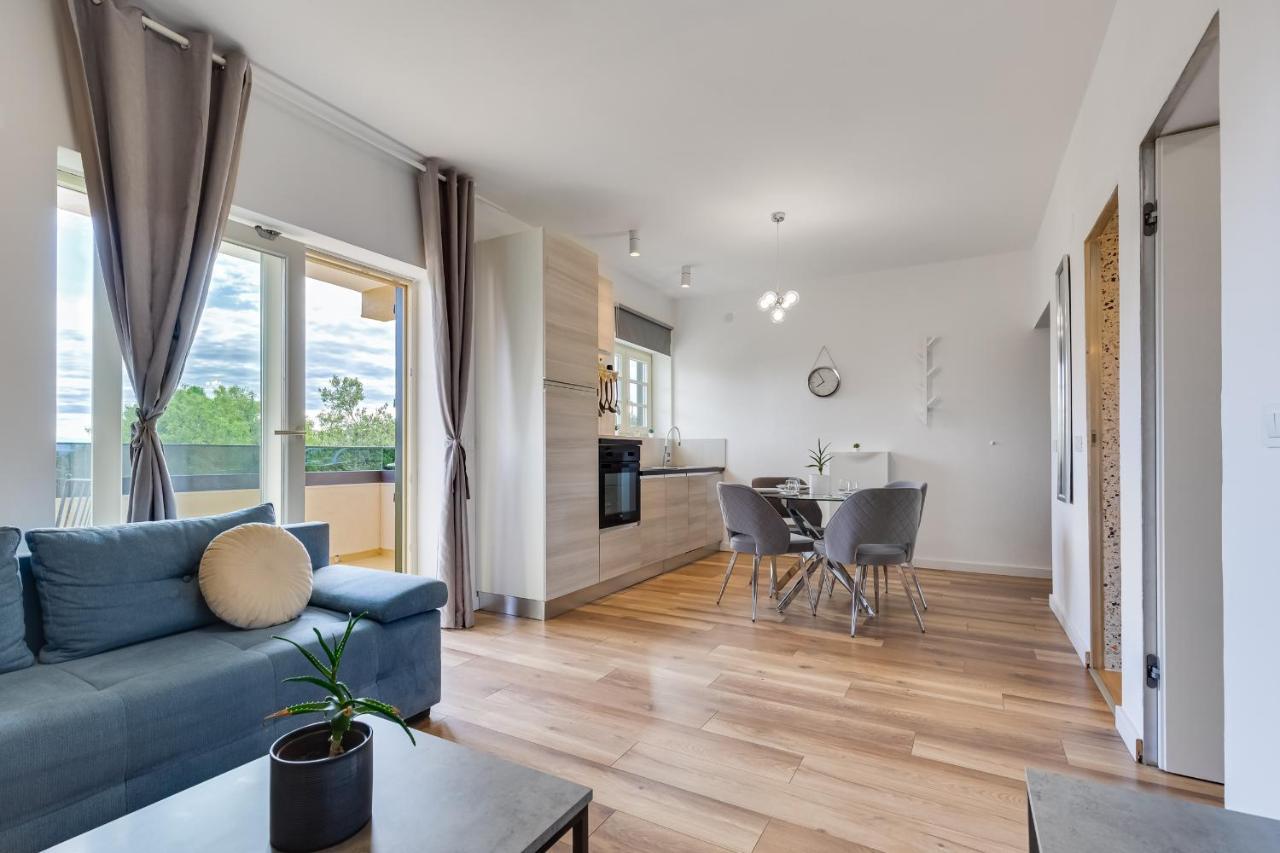Teona Luxury With Terrace Apartment