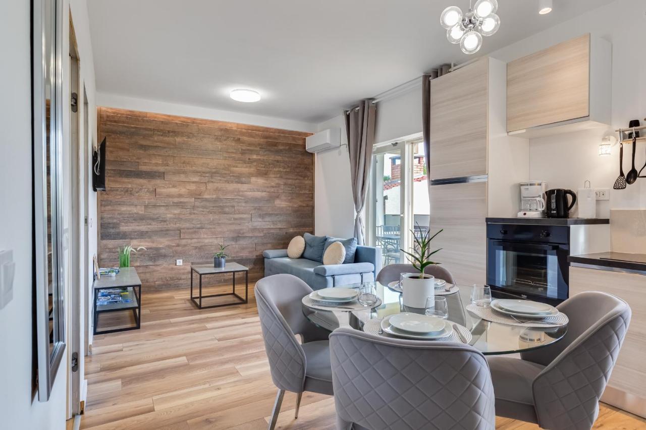 Teona Luxury With Terrace Apartment *