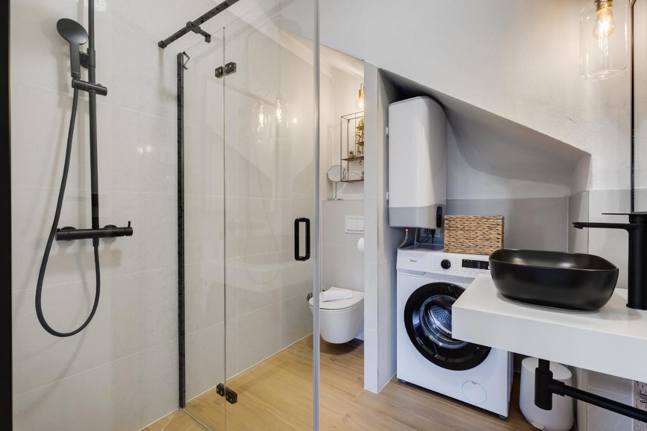 Teona Luxury With Terrace Apartment Sali